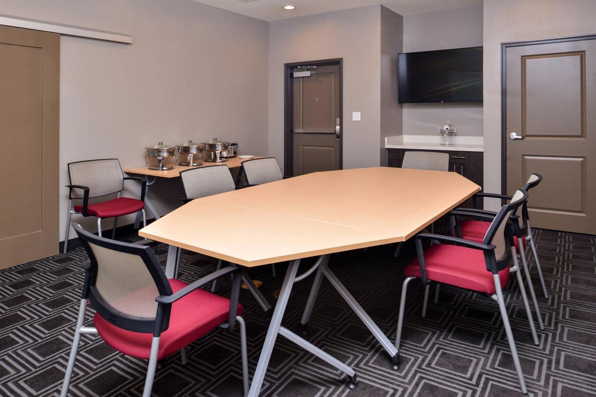 Towneplace Suites By Marriott Лаплас Екстериор снимка