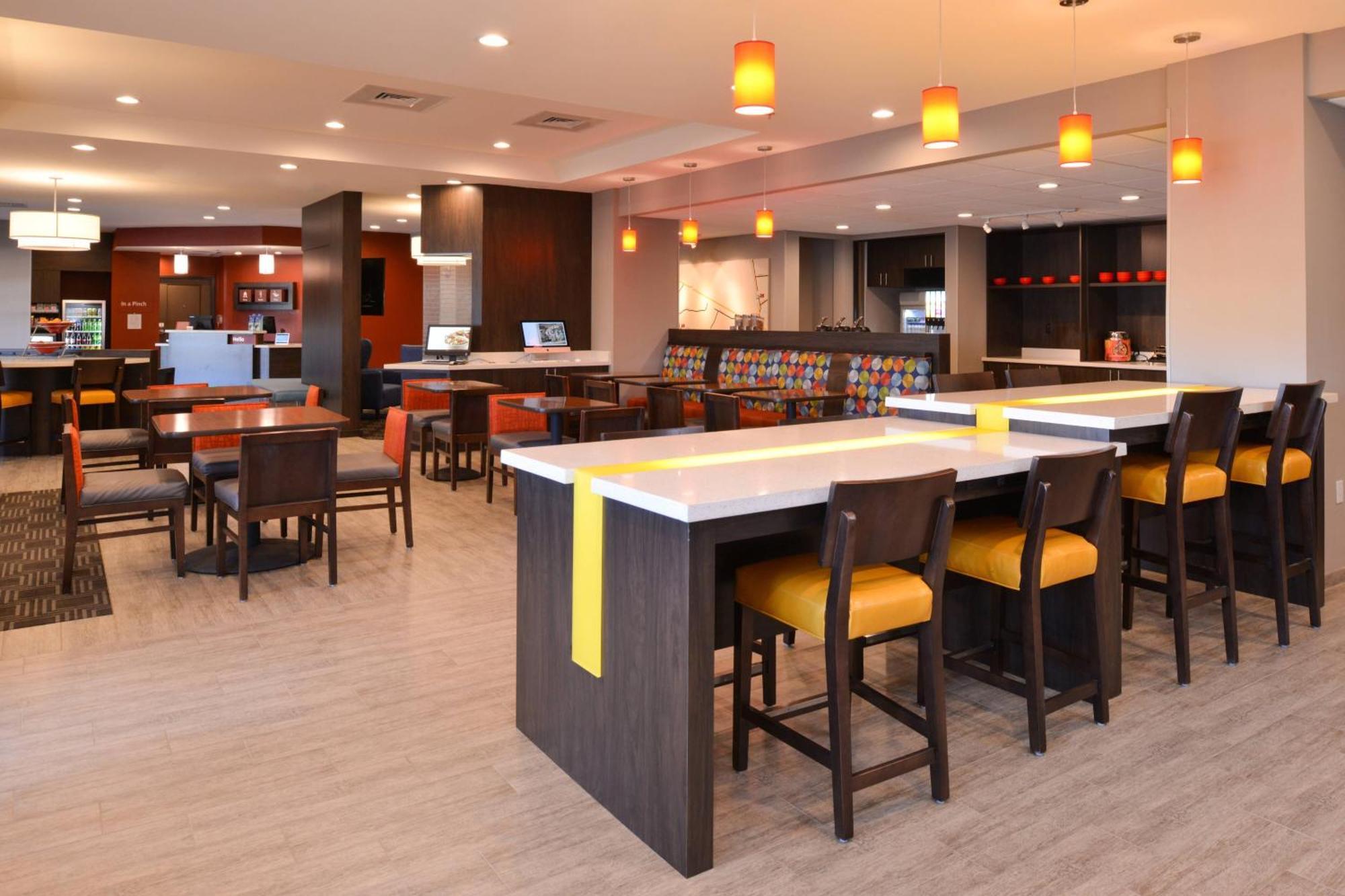 Towneplace Suites By Marriott Лаплас Екстериор снимка