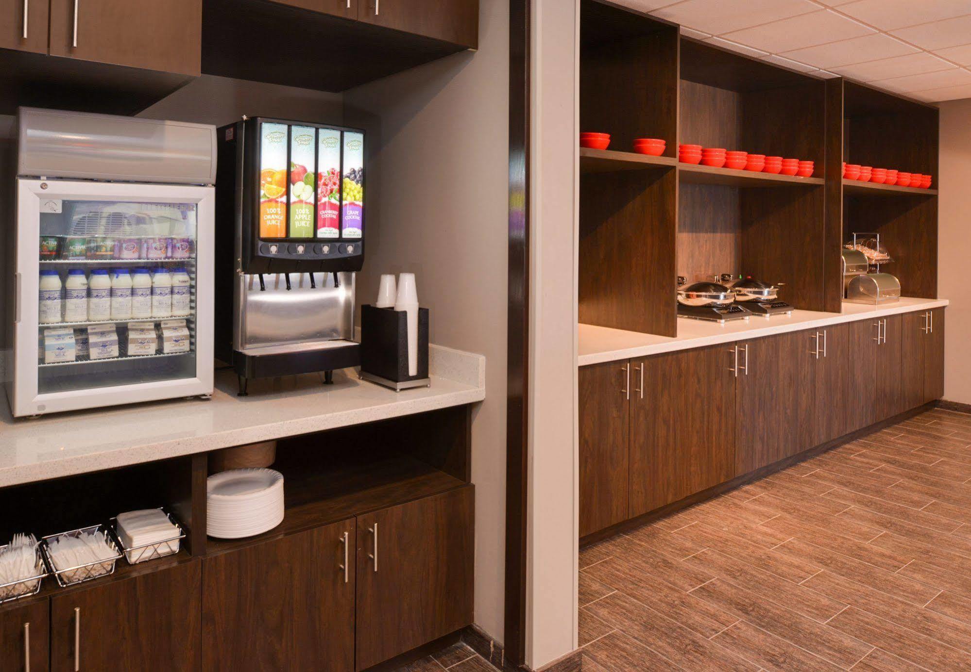 Towneplace Suites By Marriott Лаплас Екстериор снимка